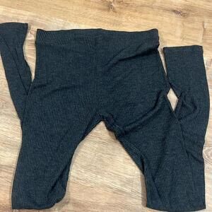 Ribbed Gray American Eagle leggings size M